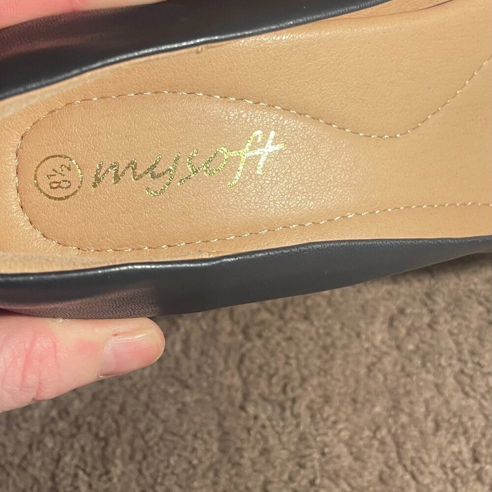 MY SOFT Women’s Size 8.5 Navy Closed-Toe Heels - Picture 8 of 8